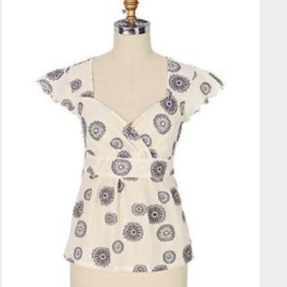 ANTHROPOLOGIE Embroidered Flutter Sleeve Top